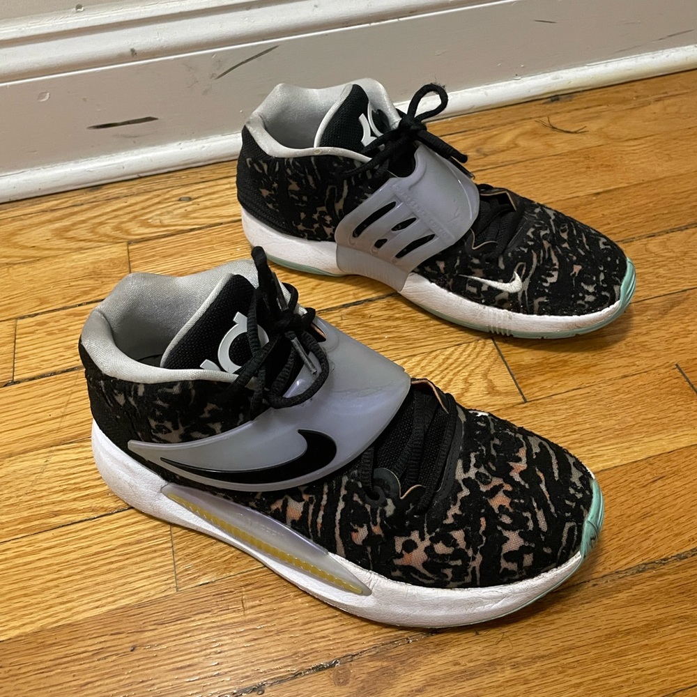 Men’s KD 14 Basketball Shoes Size 9.5M